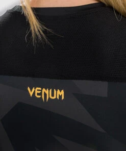 Venum Razor Rashguard Long Sleeve - For Women - MMA Factory -Sports - Boxing 8 252f4 252f3 252f3 252f84332cf67cf08bfa0e2477046456fc6e071eddaf 20 5264196a 47ca 411f 83db df2122a6cd15 720x