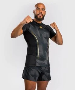 Venum Razor Rashguard Short Sleeves - MMA Factory 15 Venum Razor Rashguard Short Sleeves - MMA Factory -Sports - Boxing 9 252f5 252f5 252ff 252f955f4a06e90d38197f37143d5c92e8dc0be38fdb 5 095e79e2 4eb4 4167 828c 2c887a468720 1080x 1