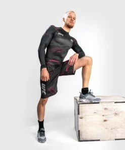 UFC Venum Fight Week 2.0 Rashguard - LS - MMA Factory -Sports - Boxing 9e5a318a34b8de2b3db784bb8c14c62d0ec7ddb8 rs fightweeks 2.0 black 01