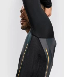 Venum Razor Rashguard - Long Sleeve - MMA Factory -Sports - Boxing e 252f1 252fd 252f1 252fe1d15e51415b2aafa819f7aab4da7d4e77721f17 rash ls razor black gold 08 d5950c53 6ea1 4902 be8b a358145f8351 1080x 2